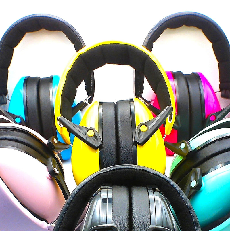 Folding noise-reducing earmuffs